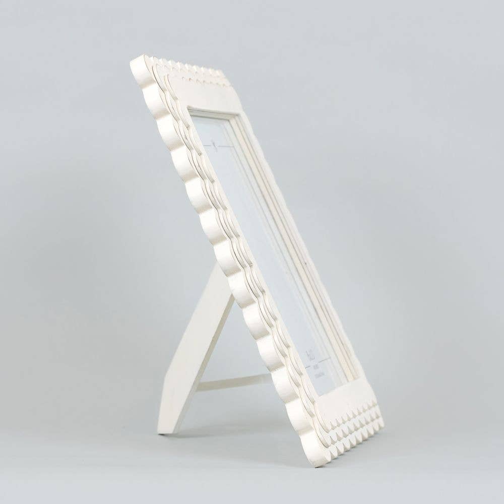 Wood Scallop photo frame for 8x10 pic, white - 17060