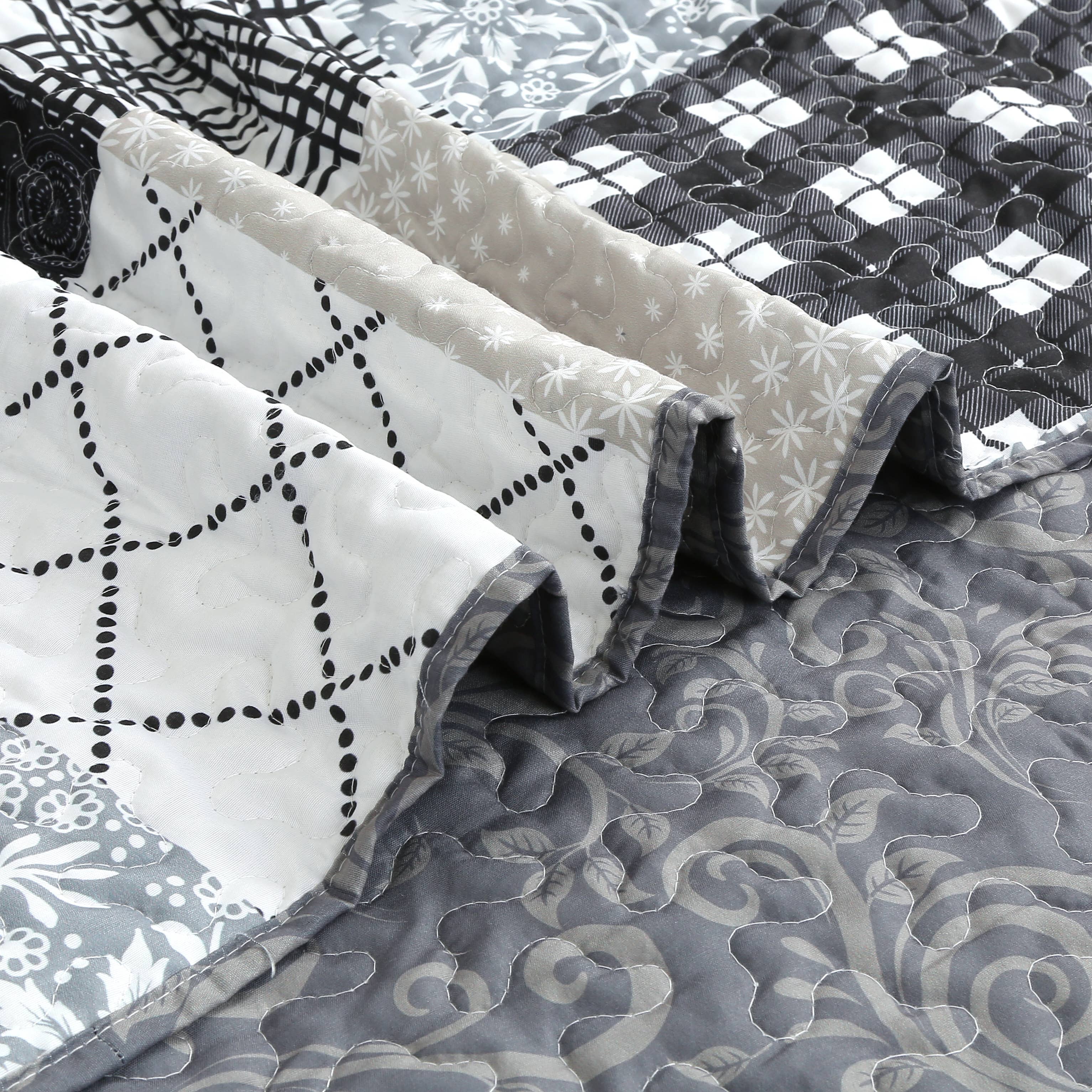 "Paisley Patchwork"  Quilted Throw Blanket 50"x60"