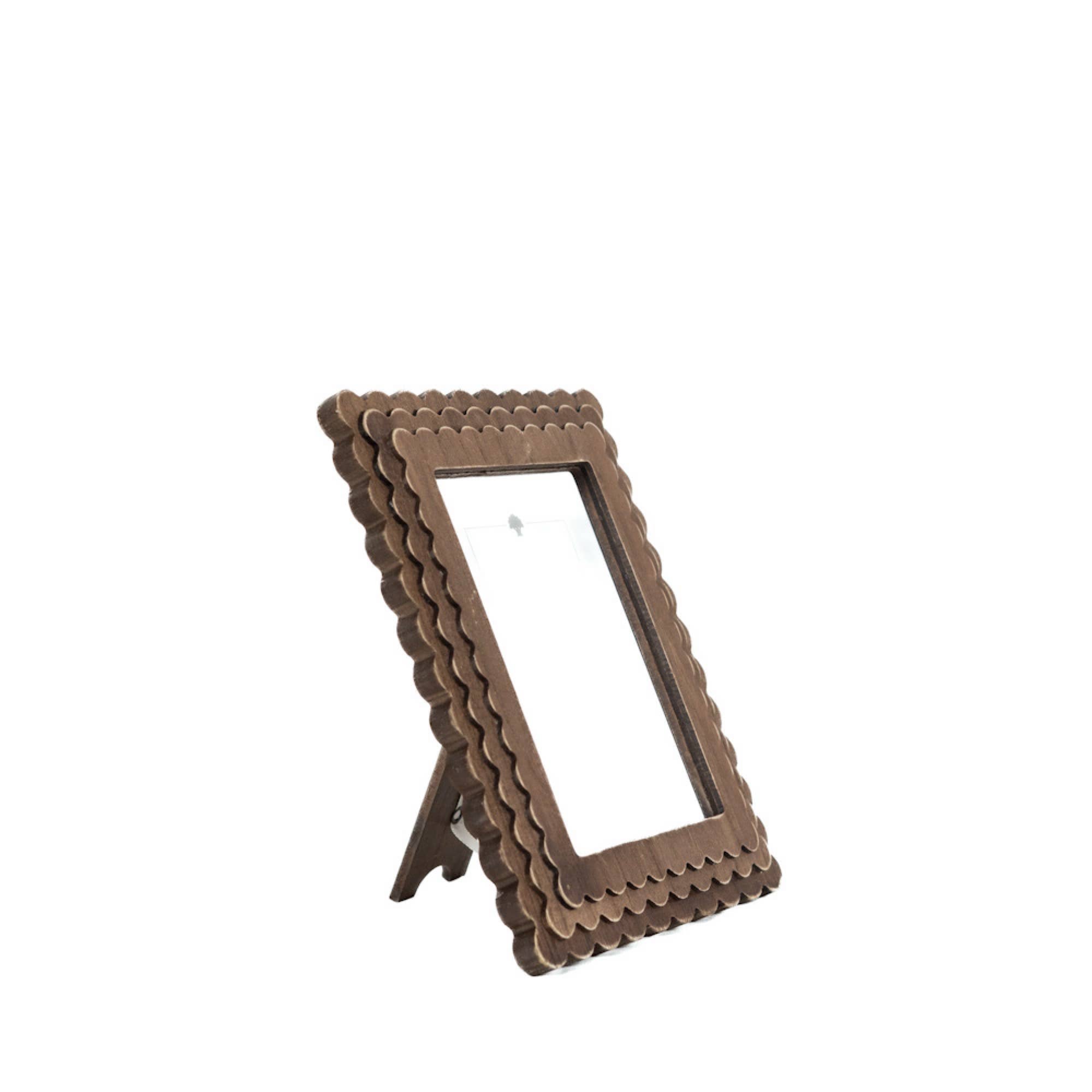 17030 - 8x10 wood scallop photo frame for 5x7 pic, espresso