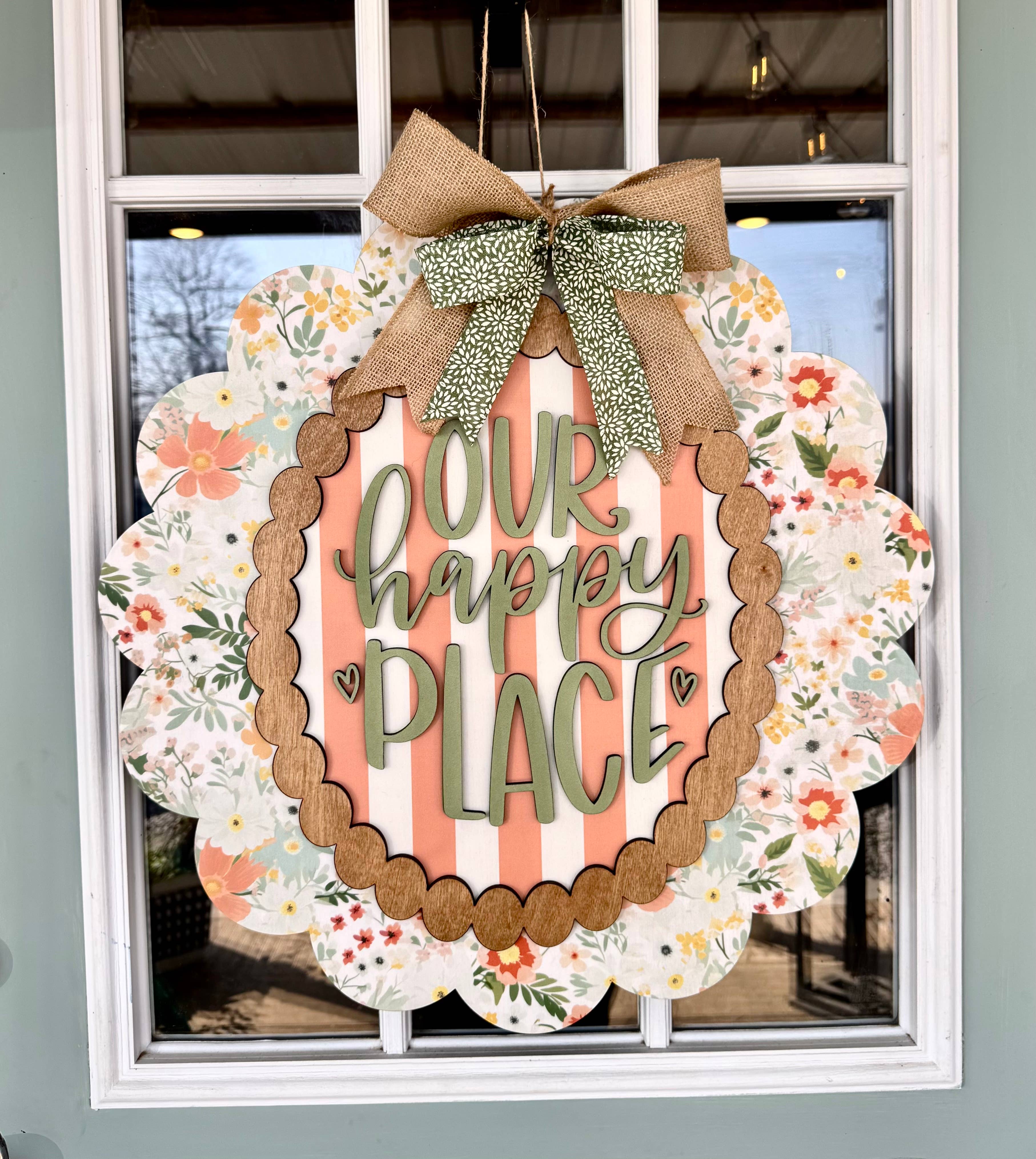 OUR HAPPY PLACE SCALLOPED SIGN