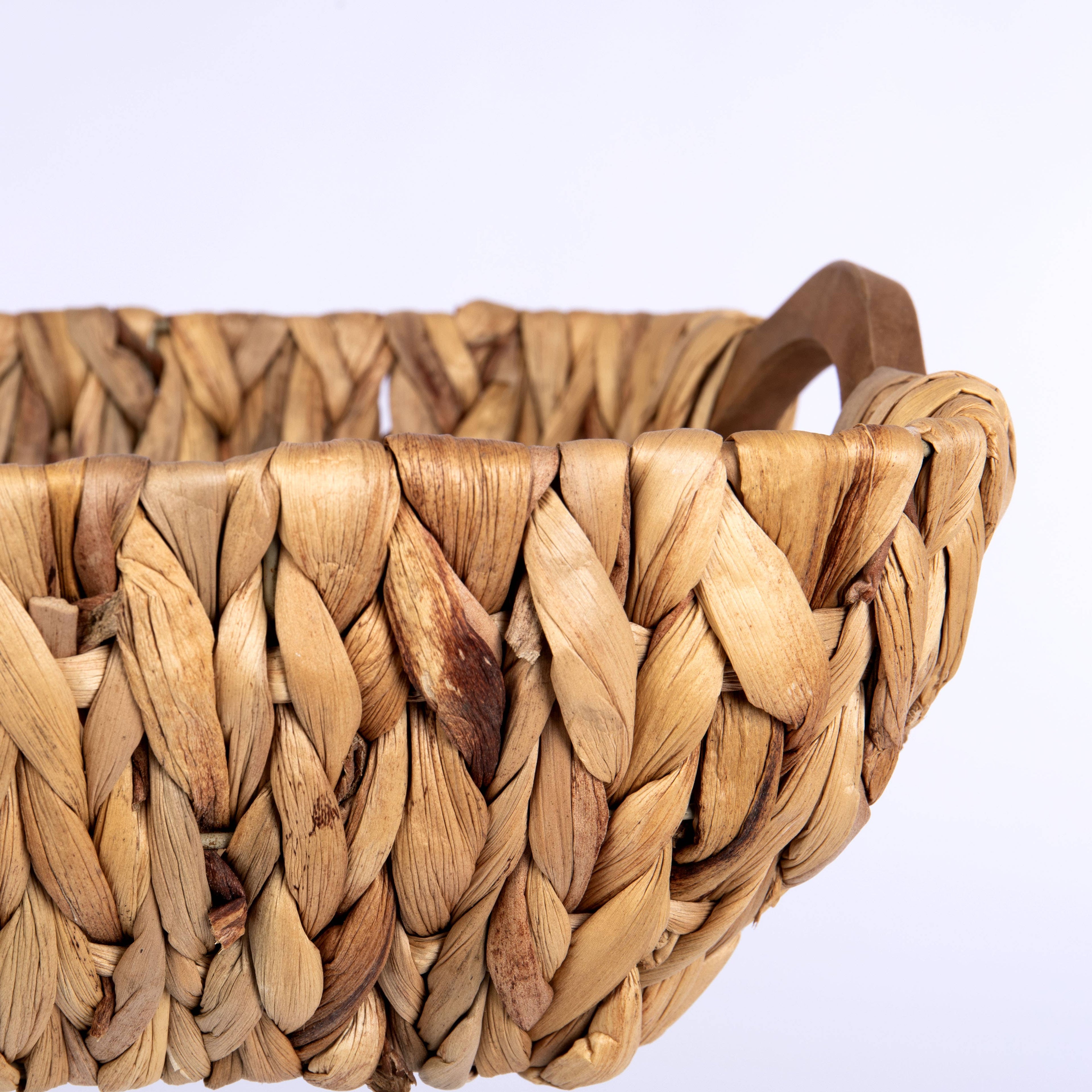 Natural Hyacinth Tub w/Wood Handles
