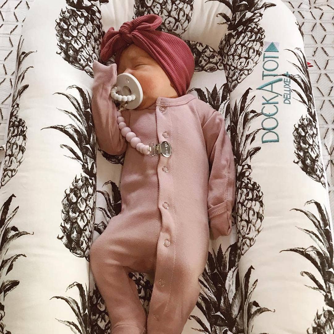 Ali+Oli Silicone Pacifier Clip (Pink)