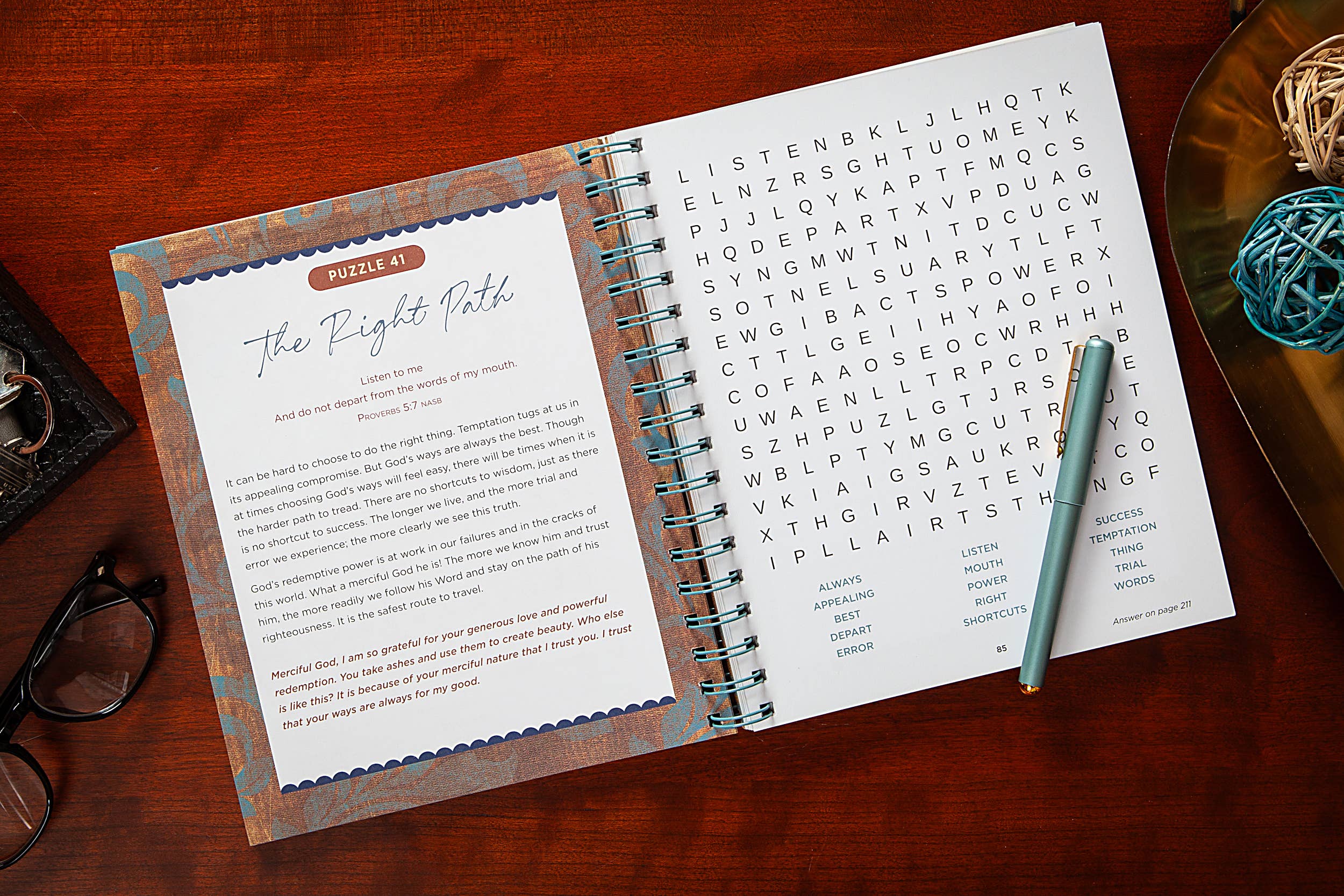 Bible Word Search Devotional (Proverbs)