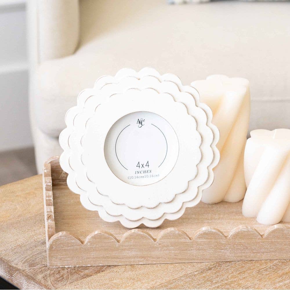 17032 - 8x8 round scallop photo frame (4x4) Home Decor 12066