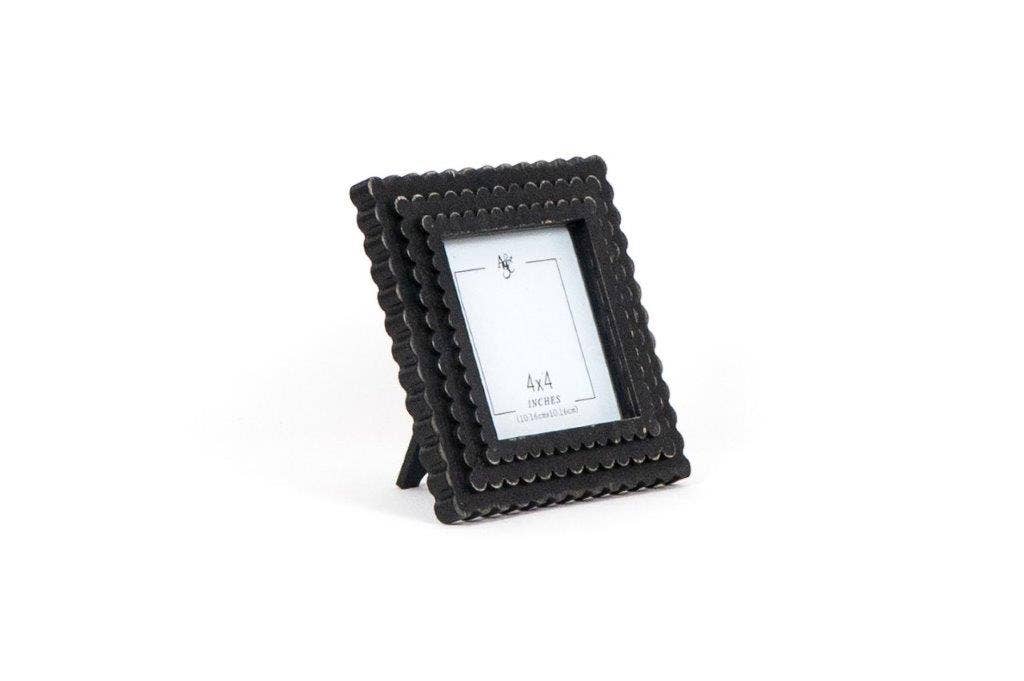 17016 - 6x6x1 wood photo frame (SCALLOP) black (4x4) 11807