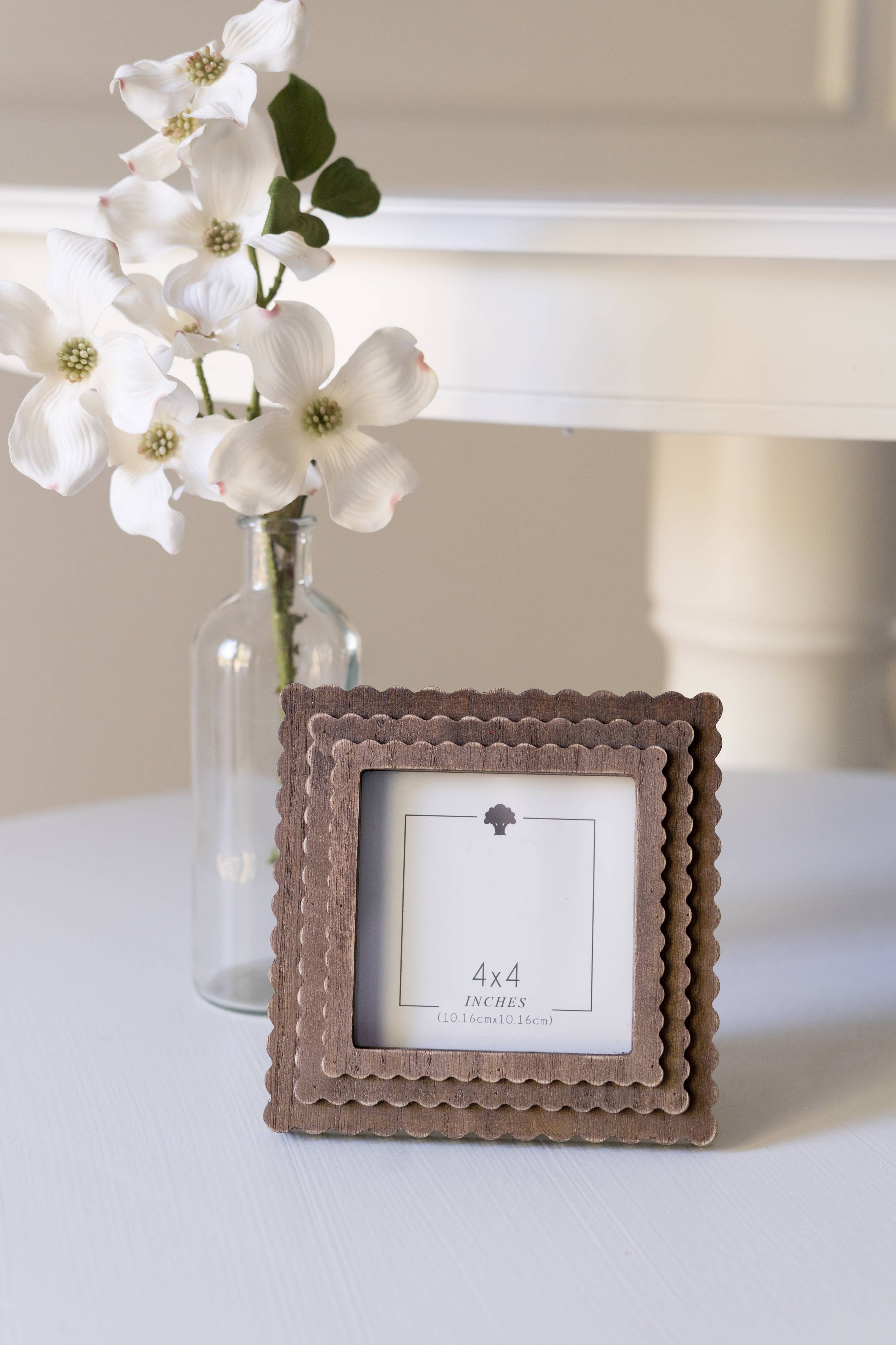 17020 - 6x6 wood scallop photo frame for 4x4 pic, espresso