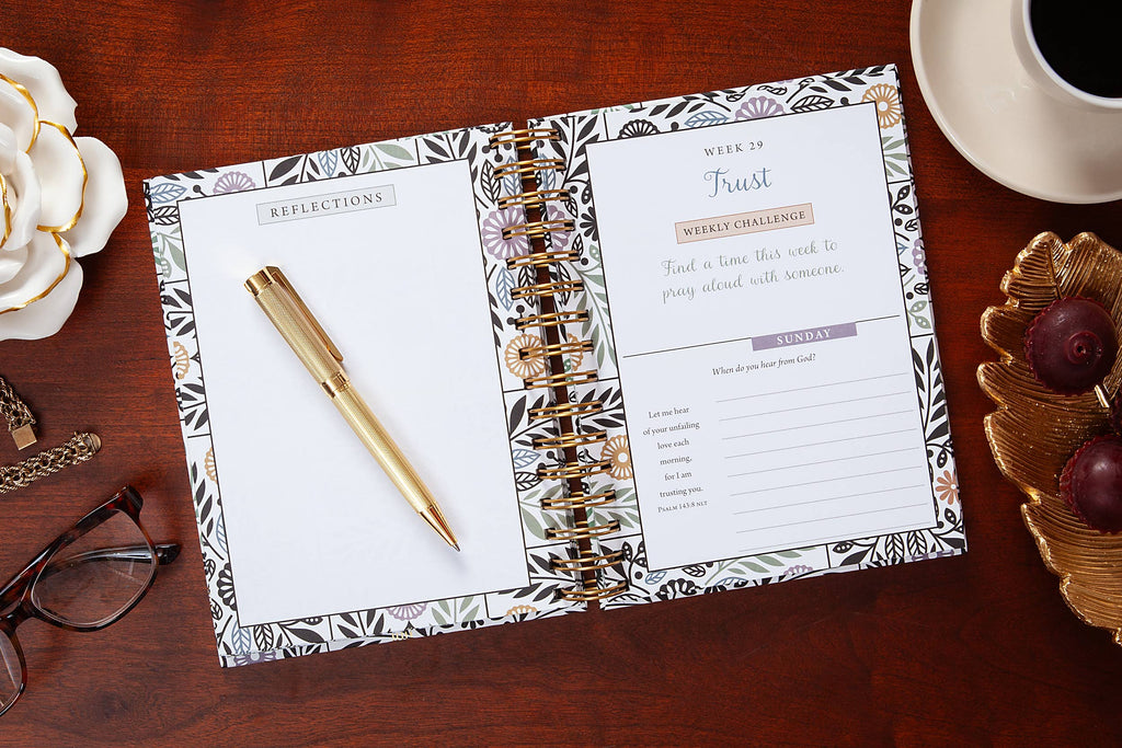 Daily Bible Study for Women (Devotional Journal) NEW!