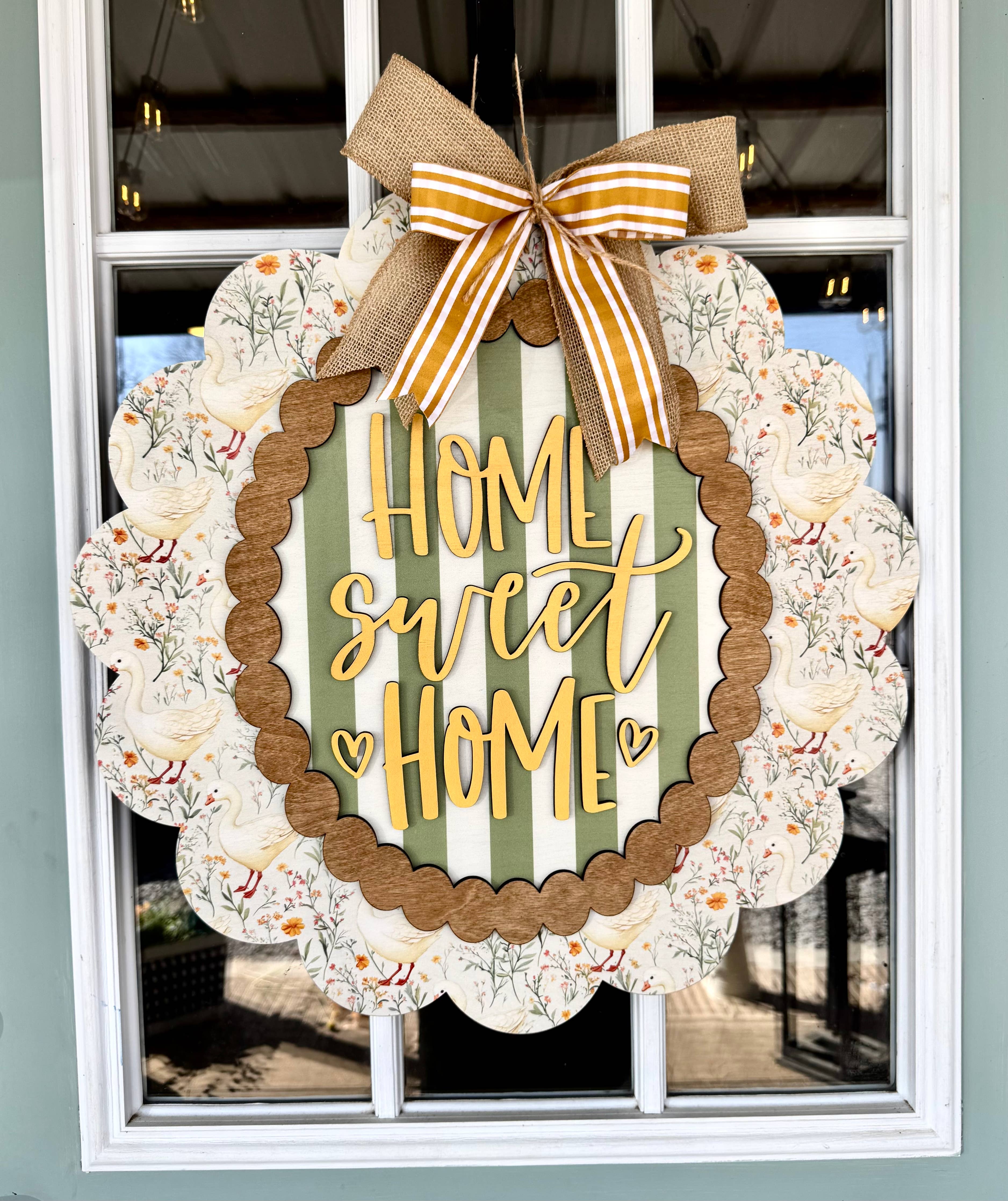 HOME SWEET HOME SCALLOPED GOOSE SIGN