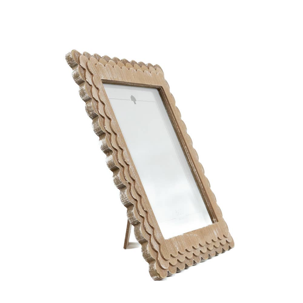 Wood scallop photo frame for 8x10 pic, natural - 17058