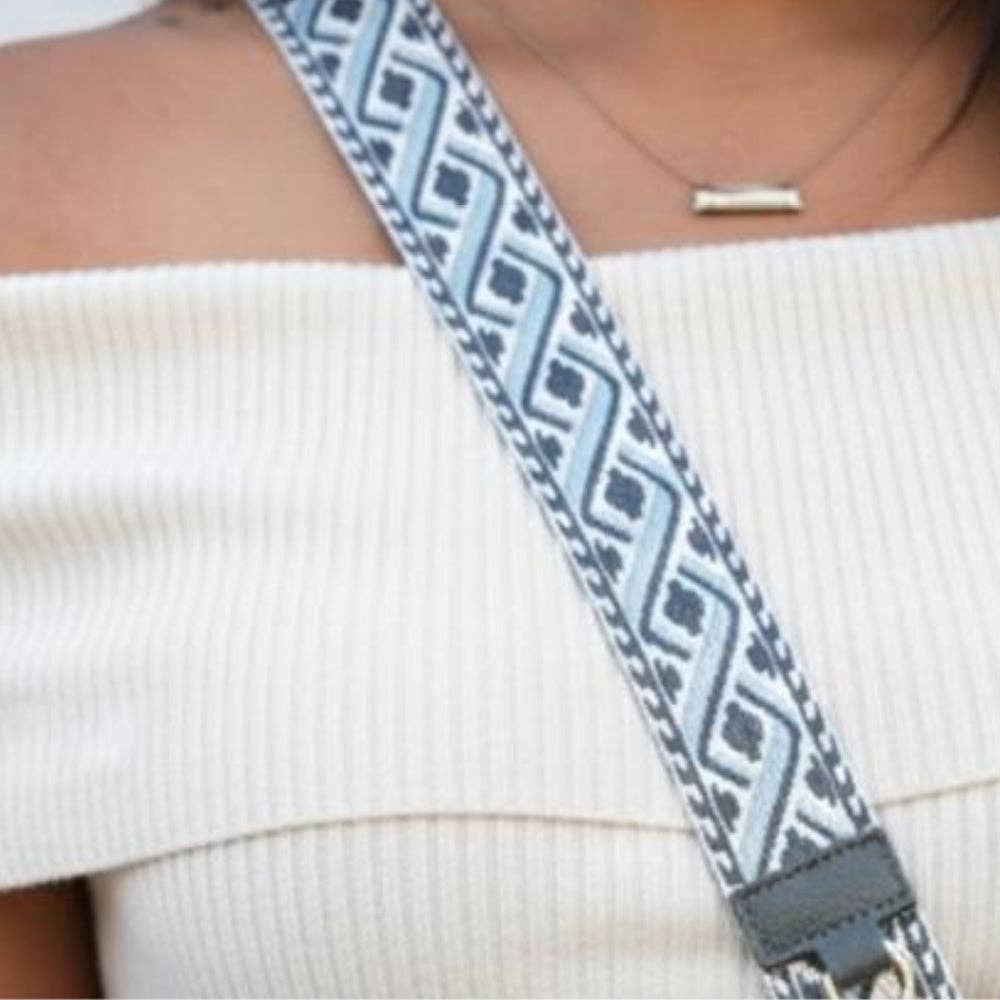Clip & Go Strap w/Zippered Pouch XOXO