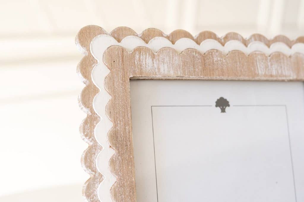 Wood scallop photo frame (8x10 pic) natural/wh - 17061