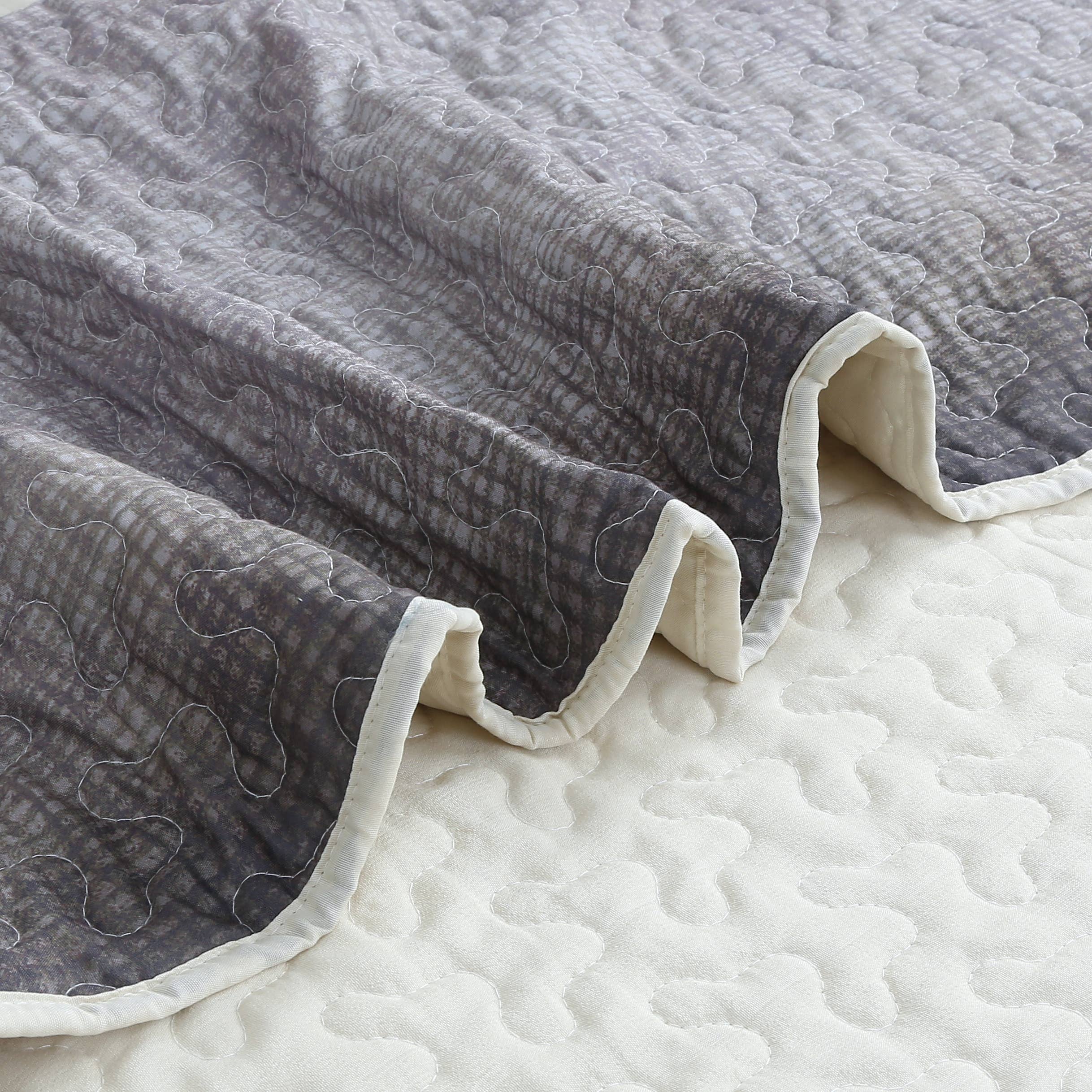 Cardinal Cross Inspirational Quote Quilted Throw