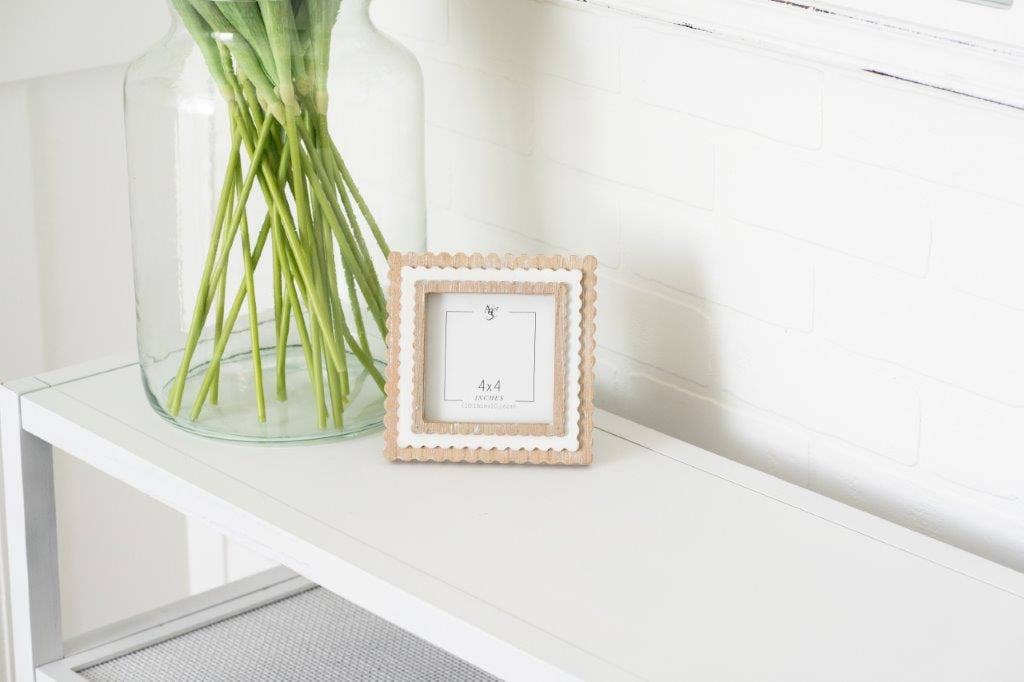 17019 - 6x6x1 wood photo frame (SCALLOP) (4x4) pic 11847