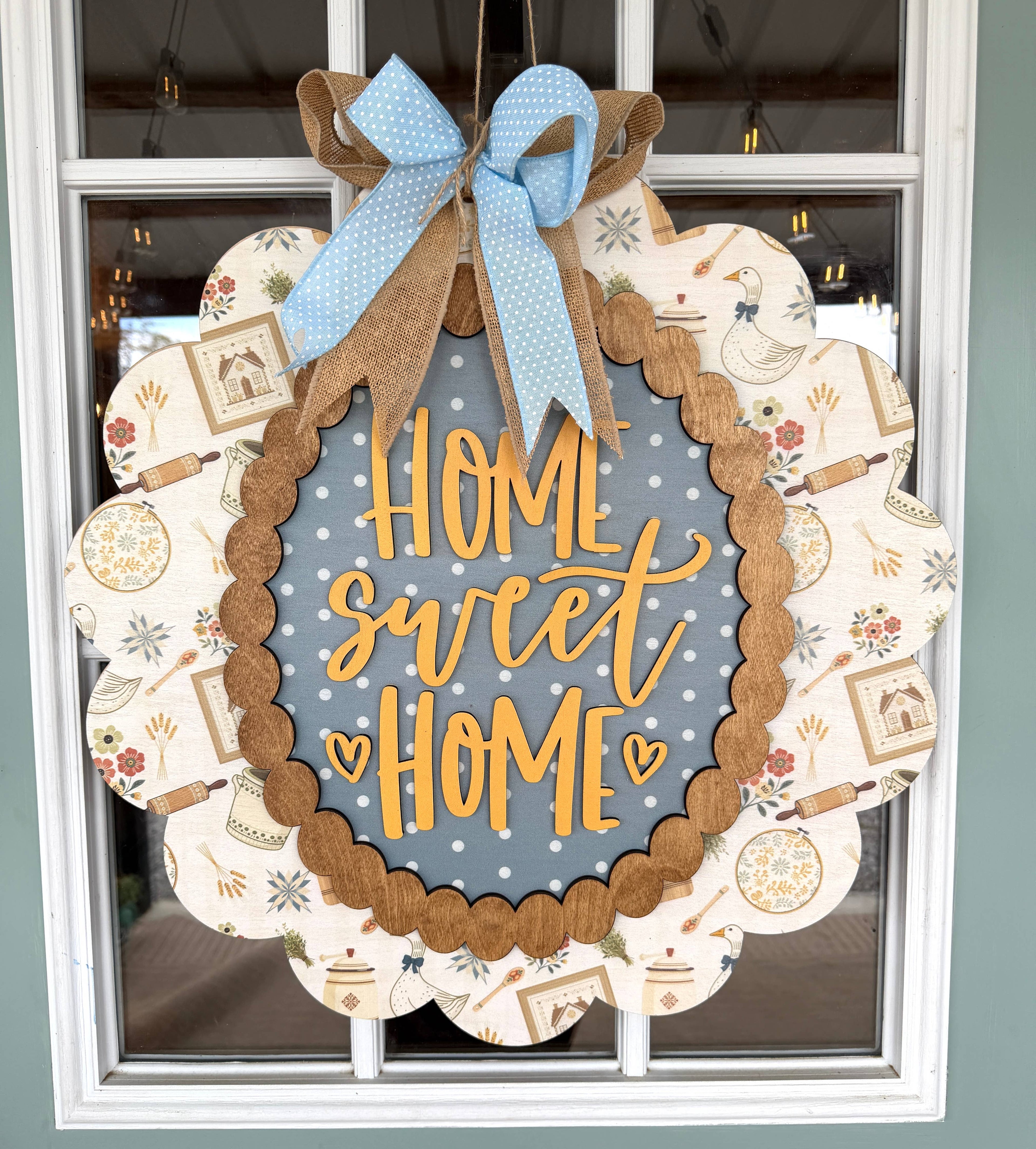 HOME SWEET HOME VINTAGE SCALLOPED SIGN