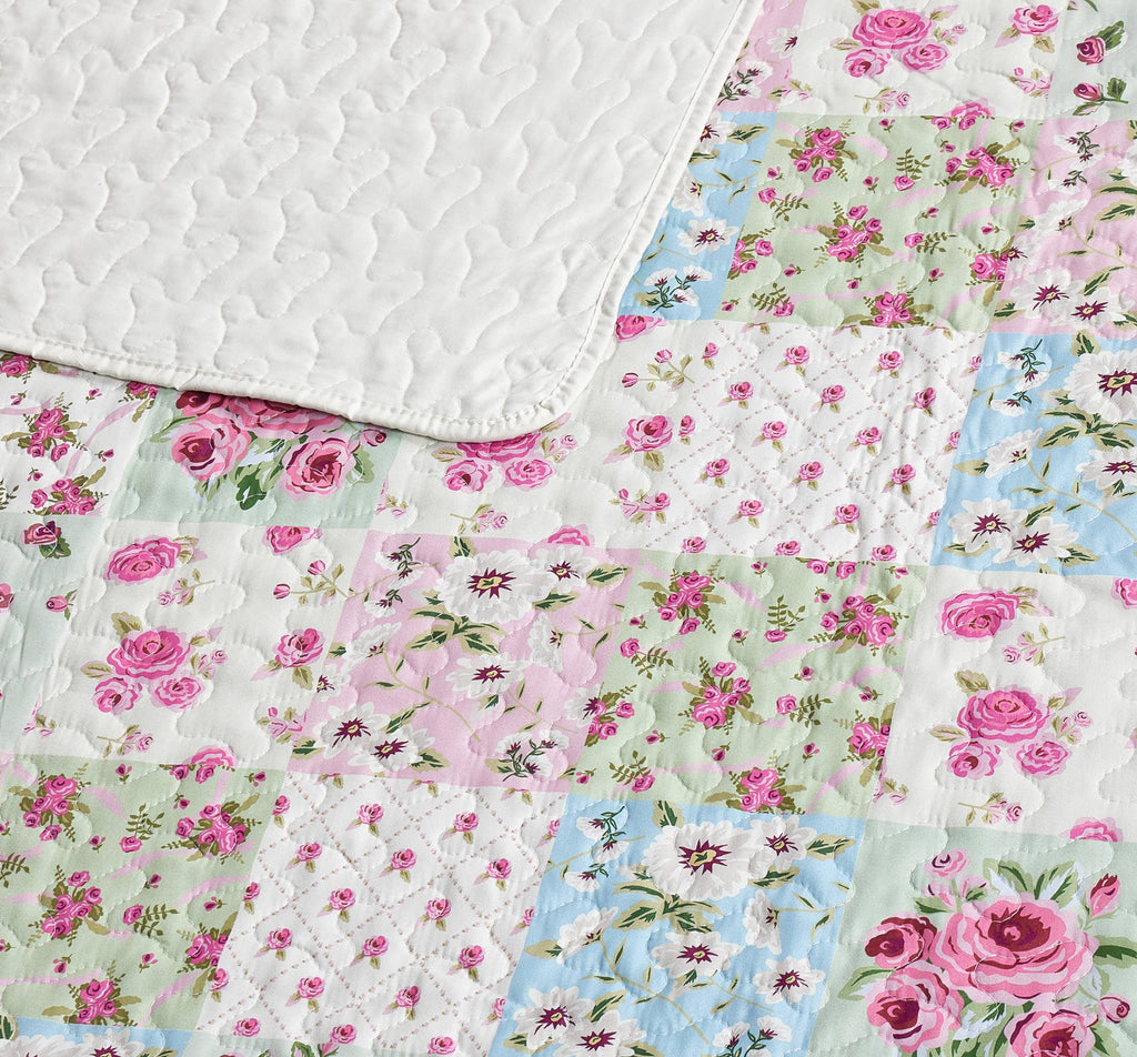 "Savannah"  3-Piece Designer Quilt Set