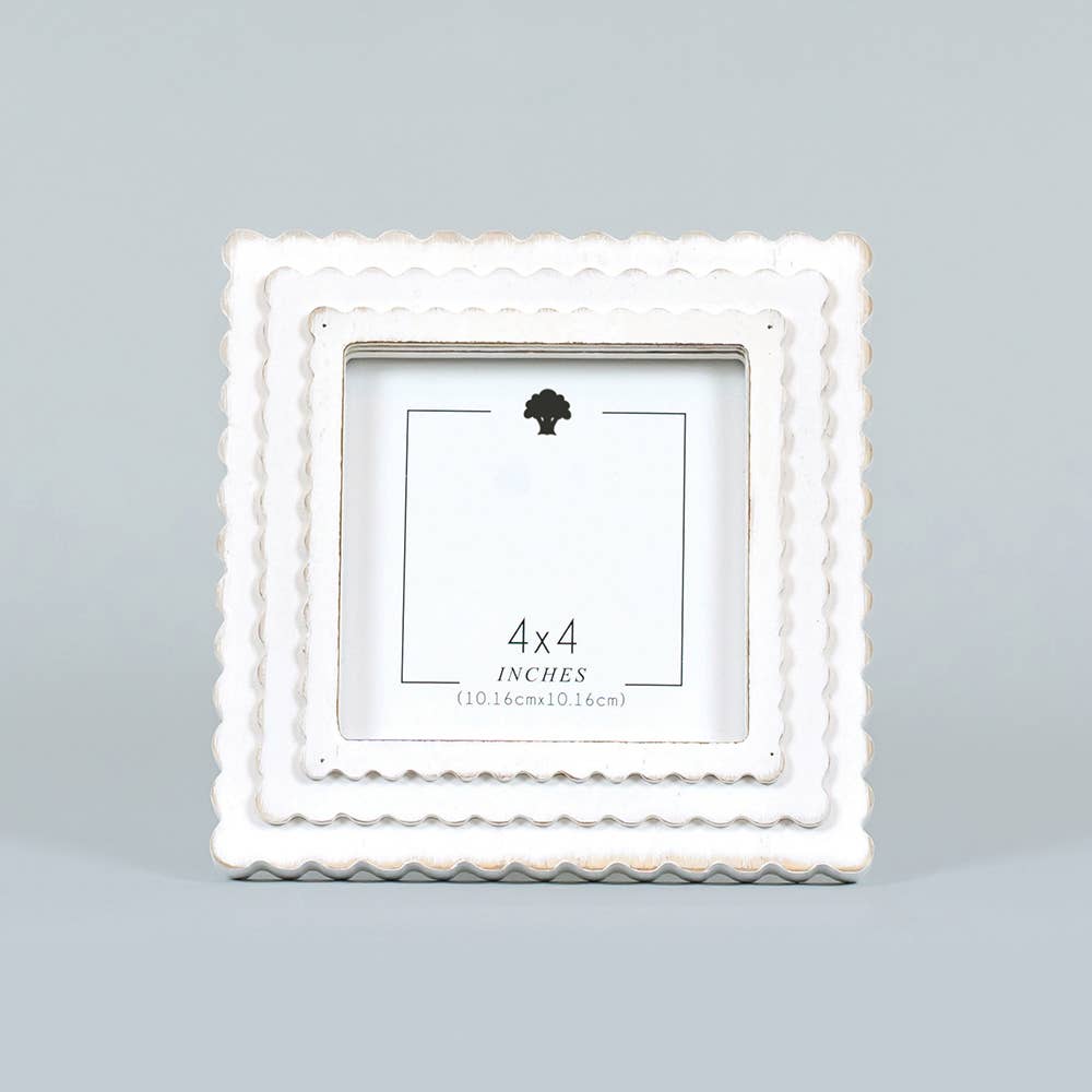 17017 - 6x6x1 wood photo frame (SCALLOP) wh (4x4) pic 11846