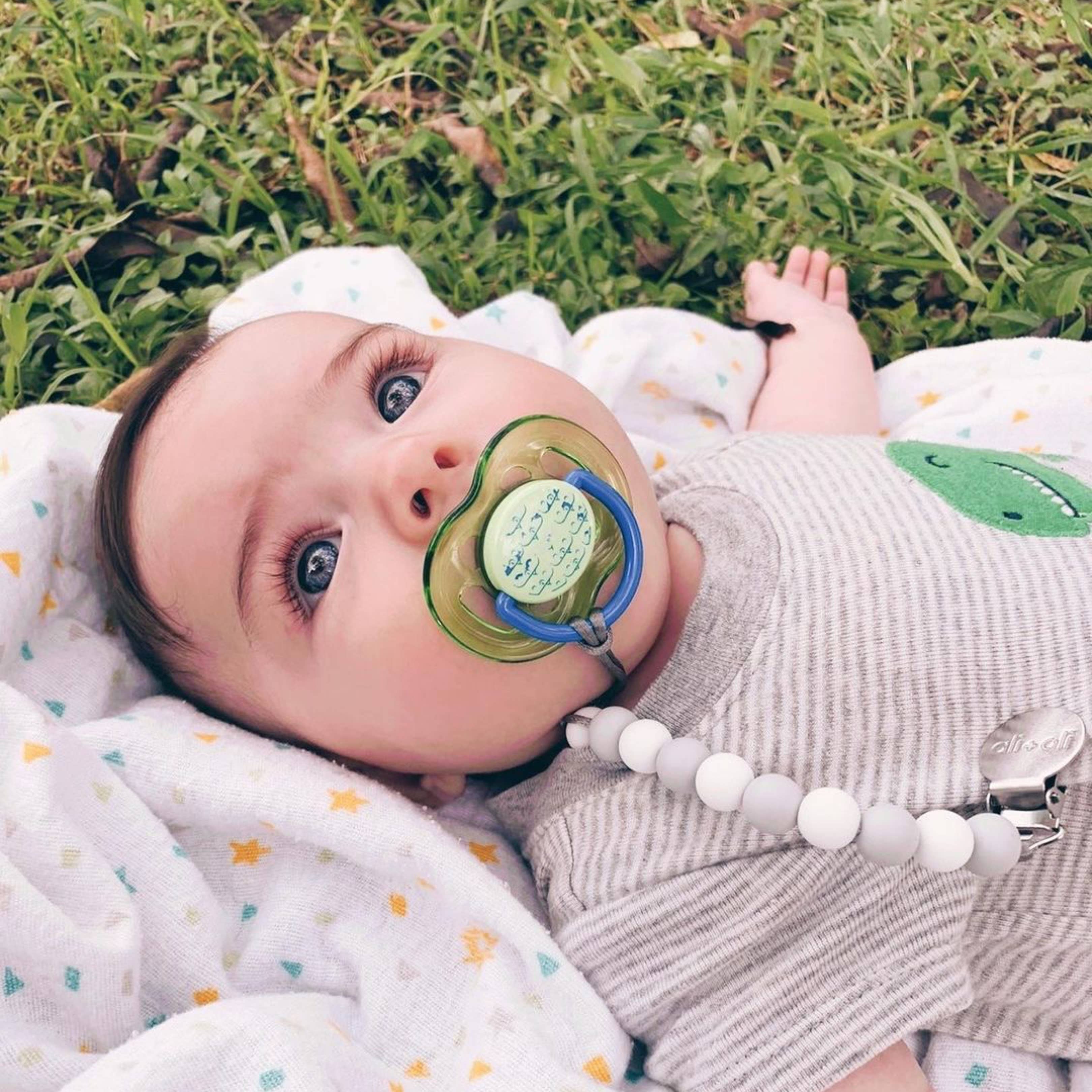 Ali+Oli Silicone Pacifier Clip (Grey-White)